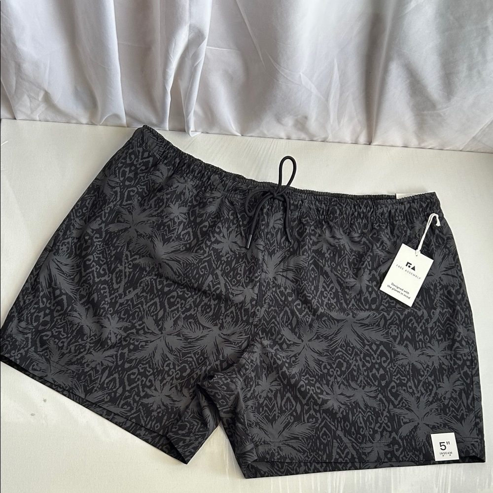 Free Assembly Men's Black Tropical-Print Swimming Trunks Shorts with Drawcord